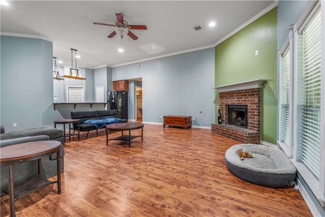 1500 Hunter Creek Drive, College Station, TX 77845