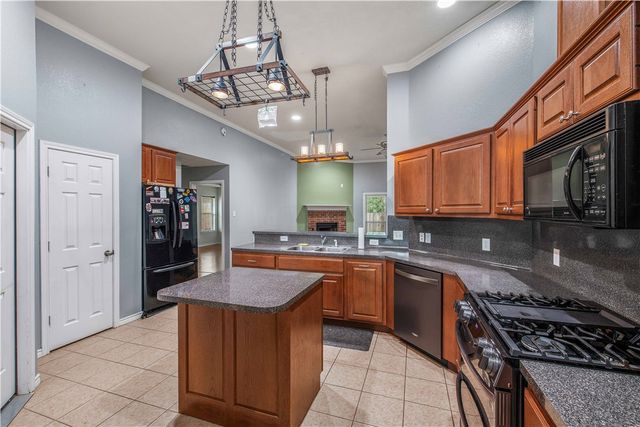 1500 Hunter Creek Drive, College Station, TX 77845