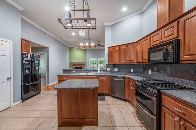 1500 Hunter Creek Drive, College Station, TX 77845