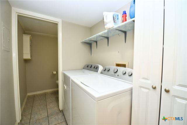 100 Seascape Drive B, Port Lavaca, TX 77979