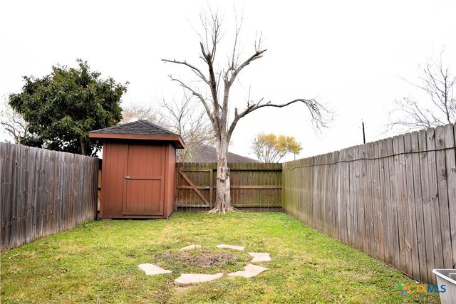 100 Seascape Drive B, Port Lavaca, TX 77979