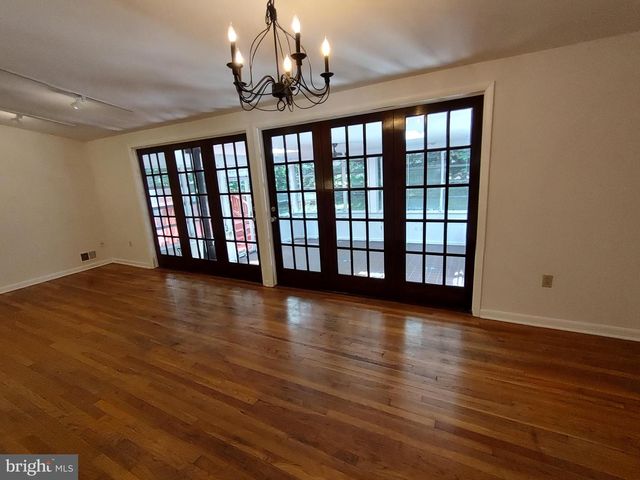 112 CLAYBROOK DR, Silver Spring, MD 20902
