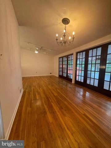 112 CLAYBROOK DR, Silver Spring, MD 20902