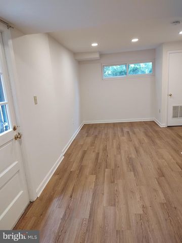 112 CLAYBROOK DR, Silver Spring, MD 20902