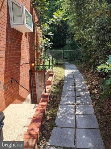 112 CLAYBROOK DR, Silver Spring, MD 20902