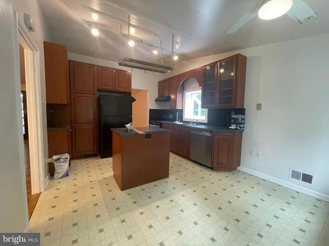 112 CLAYBROOK DR, Silver Spring, MD 20902