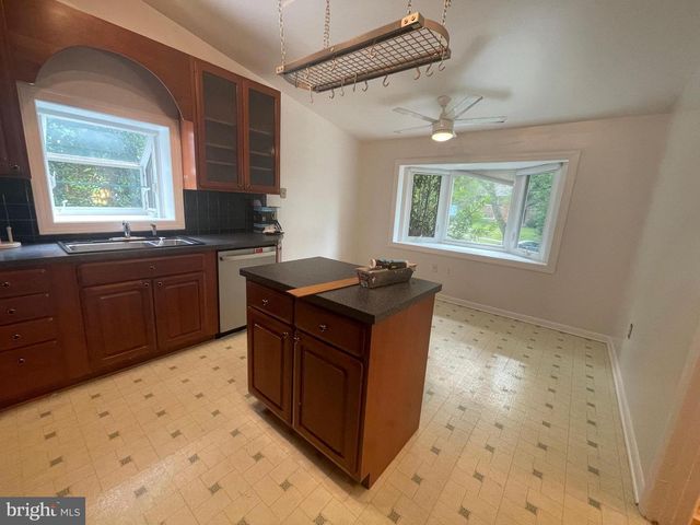 112 CLAYBROOK DR, Silver Spring, MD 20902