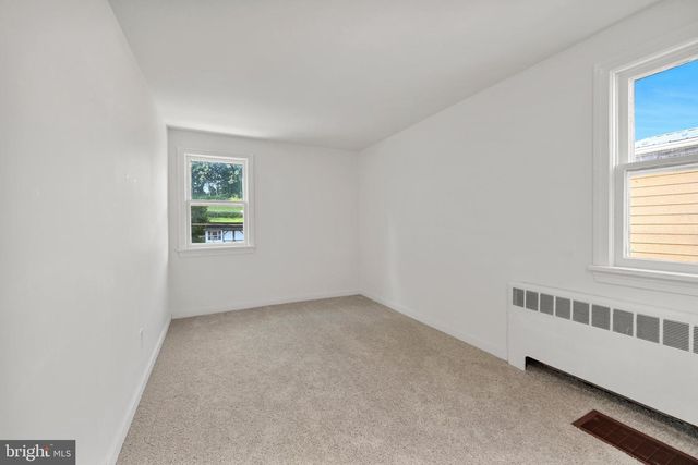 1305 KRAMER MILL RD, Denver, PA 17517