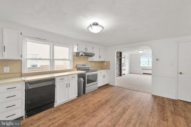 1305 KRAMER MILL RD, Denver, PA 17517