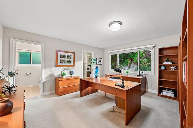 441 Holmwood Lane, Solana Beach, CA 92075