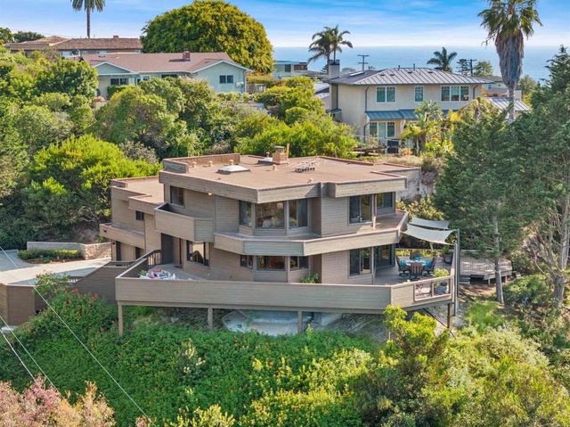 441 Holmwood Lane, Solana Beach, CA 92075