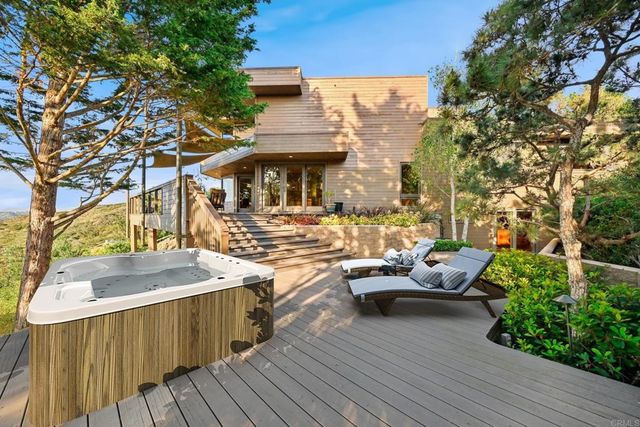 441 Holmwood Lane, Solana Beach, CA 92075