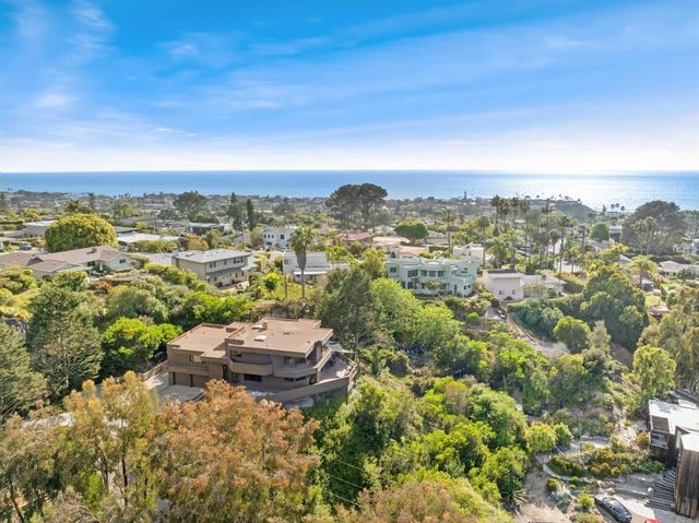 441 Holmwood Lane, Solana Beach, CA 92075