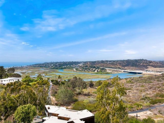 441 Holmwood Lane, Solana Beach, CA 92075