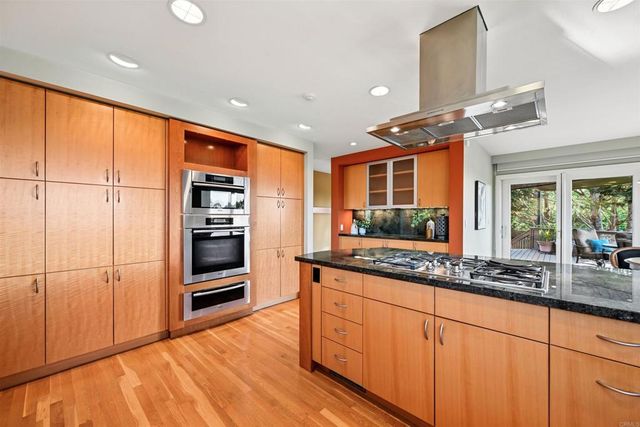 441 Holmwood Lane, Solana Beach, CA 92075