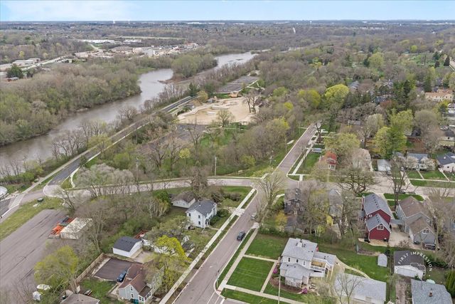 304 S Water Street, Batavia, IL 60510