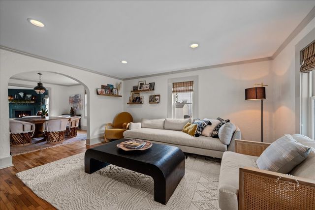 304 S Water Street, Batavia, IL 60510