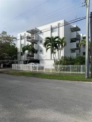 1090 NE 129th St 202, North Miami, FL 33161