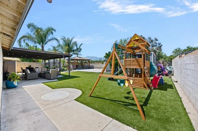 18054 Granada, Fontana, CA 92335