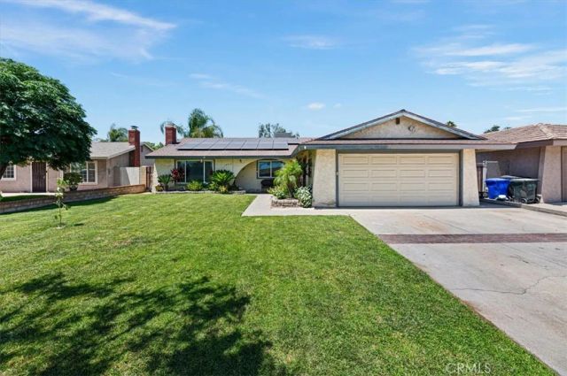 18054 Granada, Fontana, CA 92335