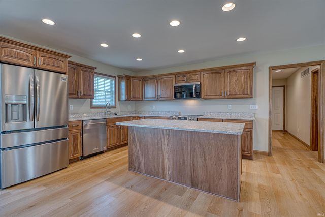5083 Springfield Road, Wadesville, IN 47638