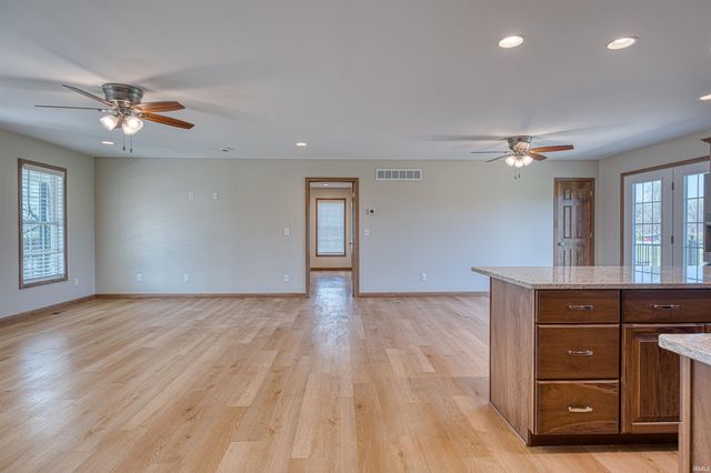 5083 Springfield Road, Wadesville, IN 47638