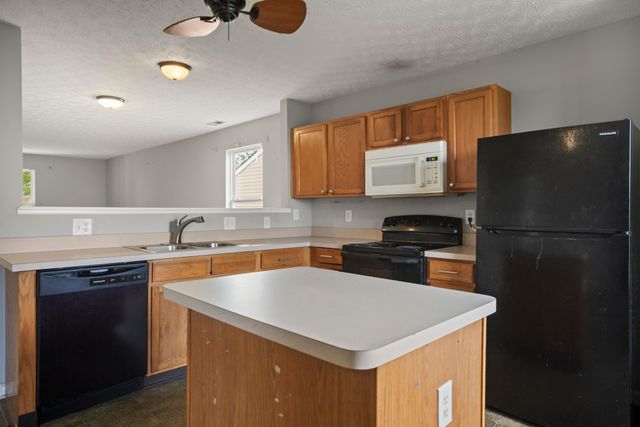 8080 Beardsley Avenue, Blacklick, OH 43004