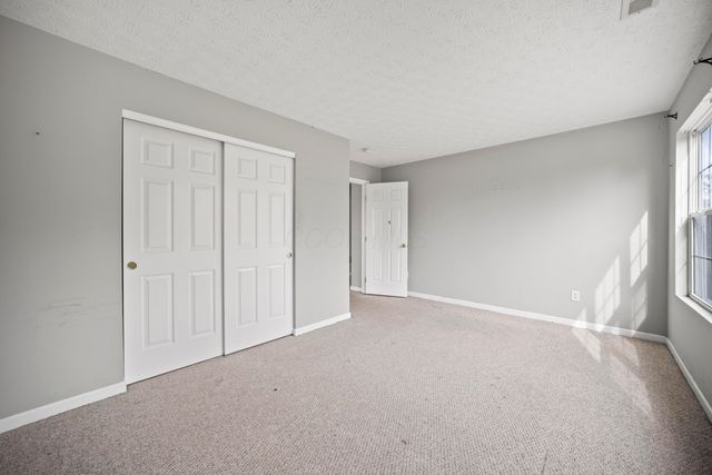 8080 Beardsley Avenue, Blacklick, OH 43004