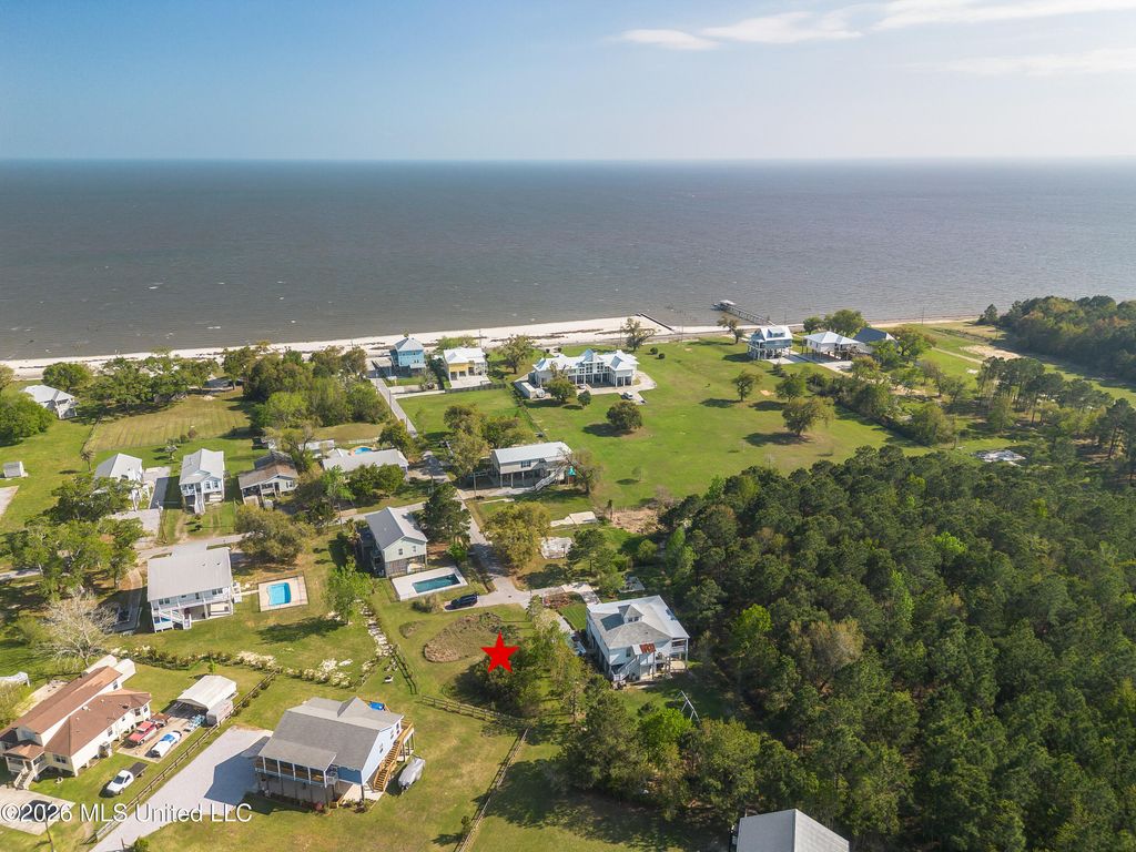146 Dane Road, Waveland, MS 39576