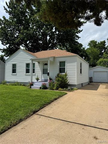 115 Derhake Road, Florissant, MO 63031