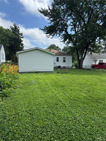 115 Derhake Road, Florissant, MO 63031