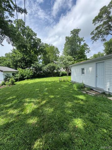 115 Derhake Road, Florissant, MO 63031