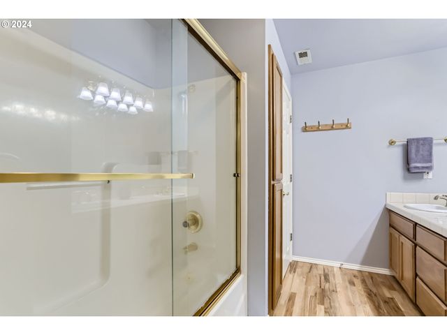 28635 Sw ROGER Blvd 70, Wilsonville, OR 97070