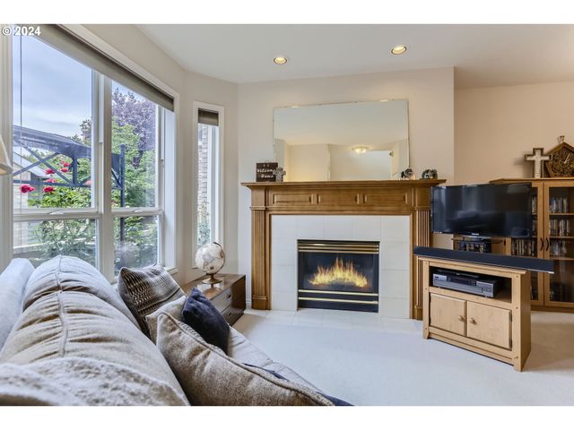 28635 Sw ROGER Blvd 70, Wilsonville, OR 97070