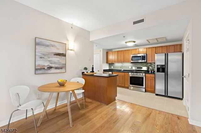 143 Morgan St 7E, Jersey City, NJ 07302