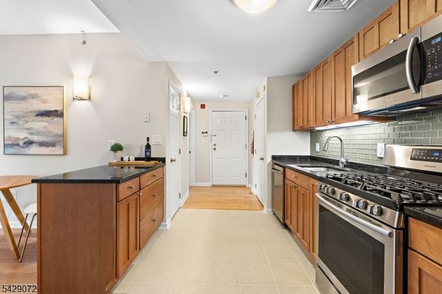 143 Morgan St 7E, Jersey City, NJ 07302