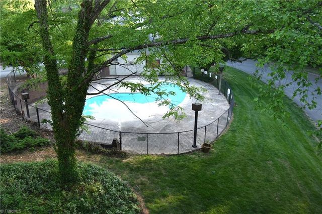 129 Forest View Drive, Winston-salem, NC 27104