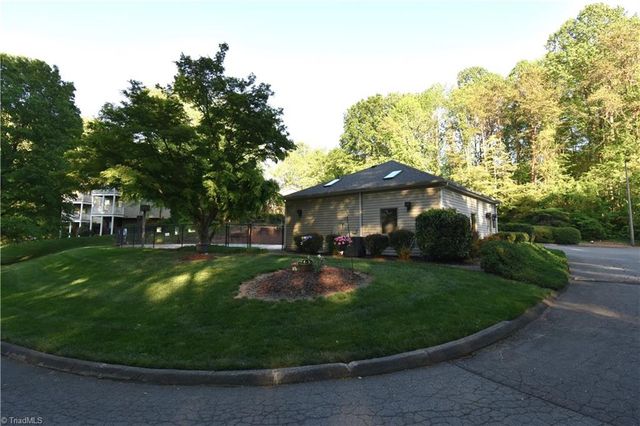 129 Forest View Drive, Winston-salem, NC 27104