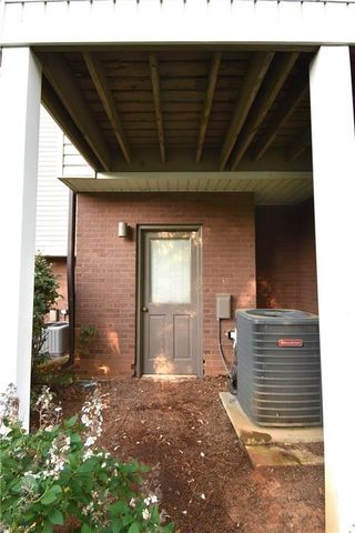 129 Forest View Drive, Winston-salem, NC 27104