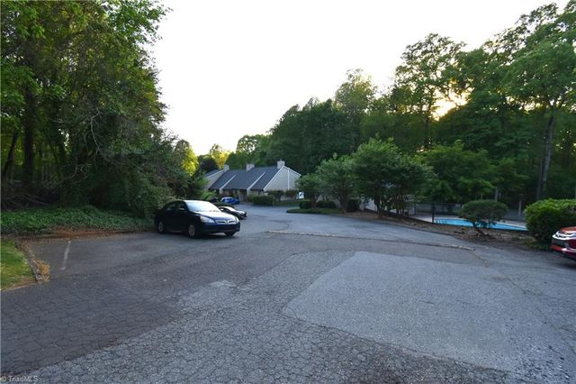 129 Forest View Drive, Winston-salem, NC 27104