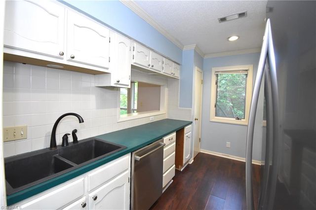 129 Forest View Drive, Winston-salem, NC 27104