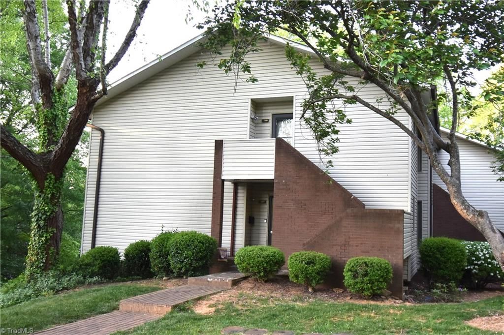 129 Forest View Drive, Winston-salem, NC 27104