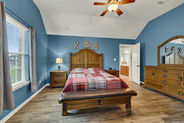 175 CREEKWOOD DR, Gonzales, TX 78629