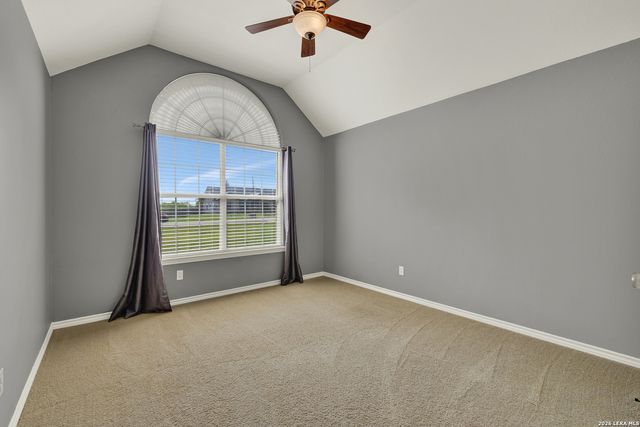 175 CREEKWOOD DR, Gonzales, TX 78629