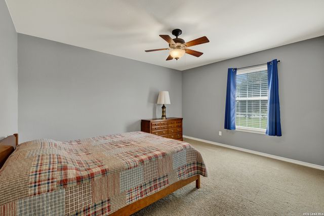 175 CREEKWOOD DR, Gonzales, TX 78629