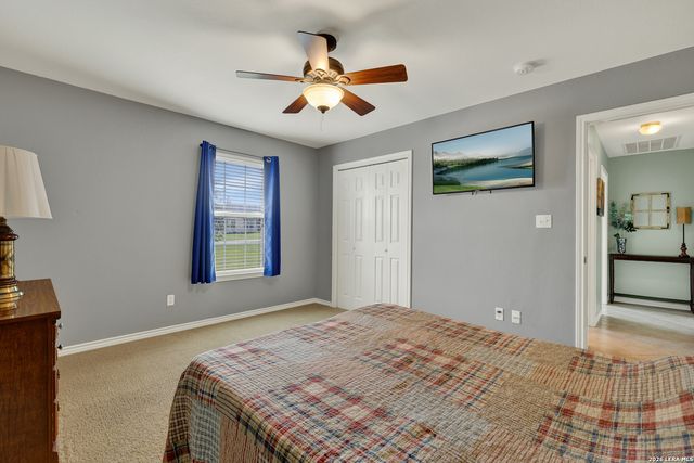 175 CREEKWOOD DR, Gonzales, TX 78629