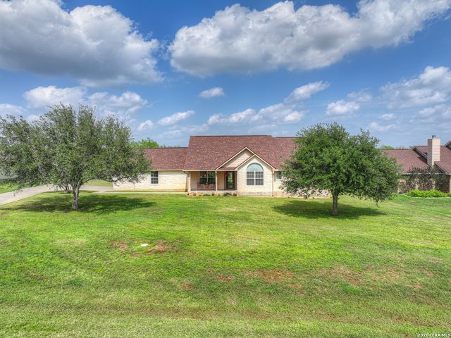 175 CREEKWOOD DR, Gonzales, TX 78629