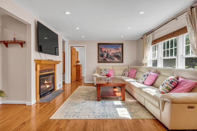64 Dohm Avenue, Guilford, CT 06437