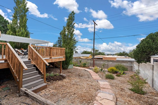 609 MARK Drive NE, Albuquerque, NM 87123