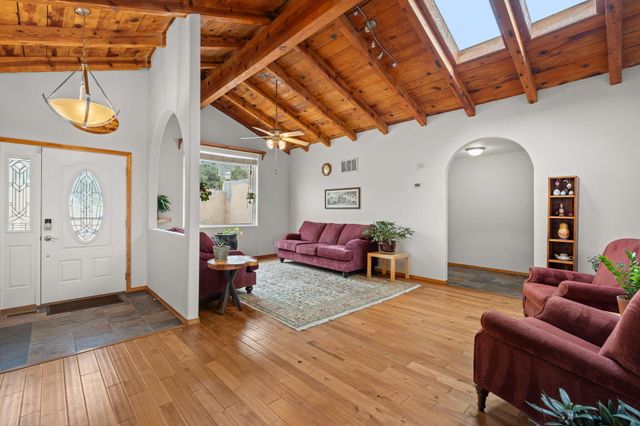 609 MARK Drive NE, Albuquerque, NM 87123